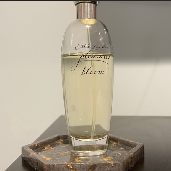 Estée Lauder Pleasures Bloom